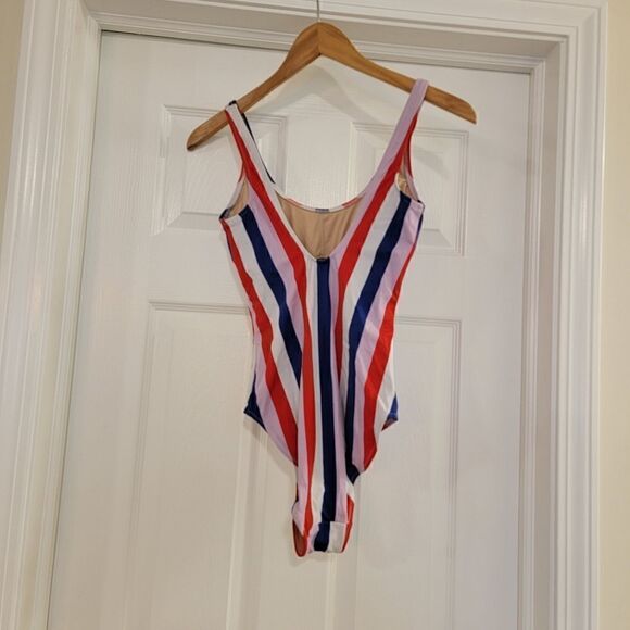 Old Navy one piece scoopneck swimsuit striped size XS - Picture 4 of 7